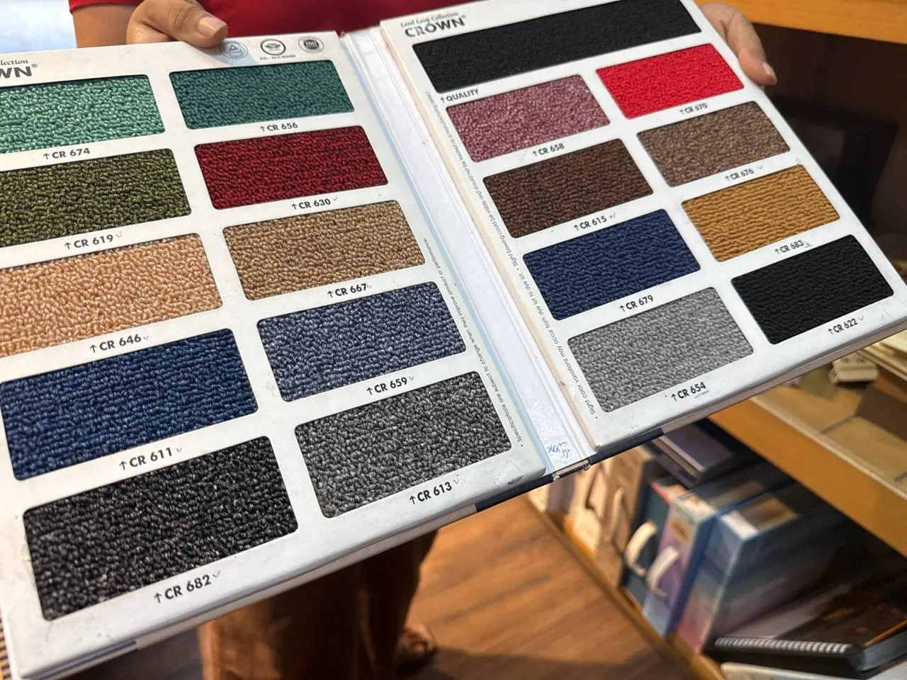 ковролин CROWN Level Loop Collection, петлевой ворс — цена за метр. Оттенки CR 611 / 613 / 615 / 619 / 622 / 630 / 646 / 654 / 656 / 658 / 659 / 667 / 674 / 678 / 679 / 682 / 683